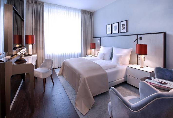 Hotel für 3 Personen, mit Ausblick und Terrasse sowie Sauna in Bonn