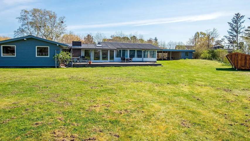 Ferienhaus für 9 Personen, mit Sauna und Pool sowie Terrasse und Whirlpool in Dänemark an der Ostsee