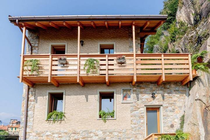 Chalet für 3 Personen, mit Balkon und Pool sowie Garten am Comer See
