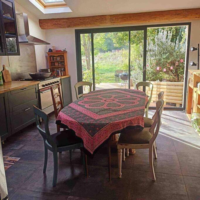 Location de vacances pour 12 personnes, avec piscine et terrasse ainsi que jardin et vue, animaux acceptés à Saint-Péray - 2