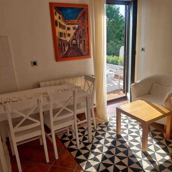 Ganze Wohnung, 2-Zimmer-Ferienwohnung mit Terrasse und Meerblick Pjescana Uvala, Pula A-27435-b in Pjescana Uvala, Südküste Istrien