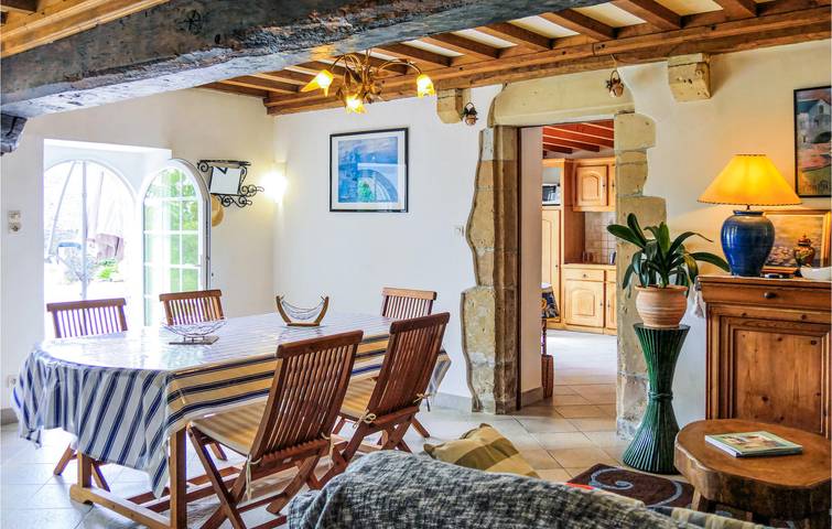 Location de vacances pour 5 personnes, avec terrasse et jardin dans Gare De Sottevast - 4