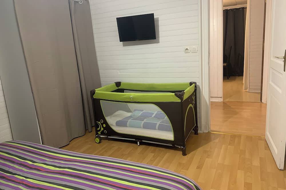 Two bedrooms with private bathroom.  in Planfoy, Regionaler Naturpark Pilat