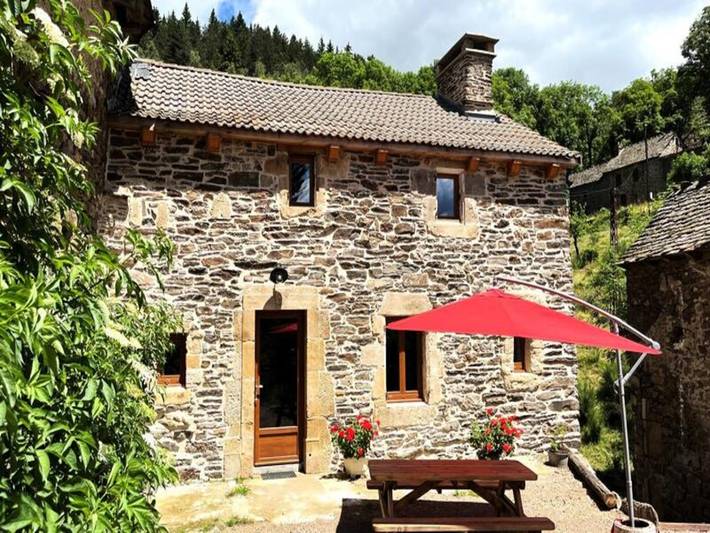 Gîte pour 6 personnes, avec terrasse dans Cubières - 3