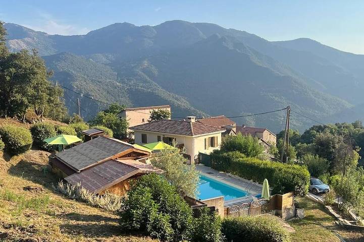 Ferienhaus für 6 Personen, mit Terrasse und Pool - 1