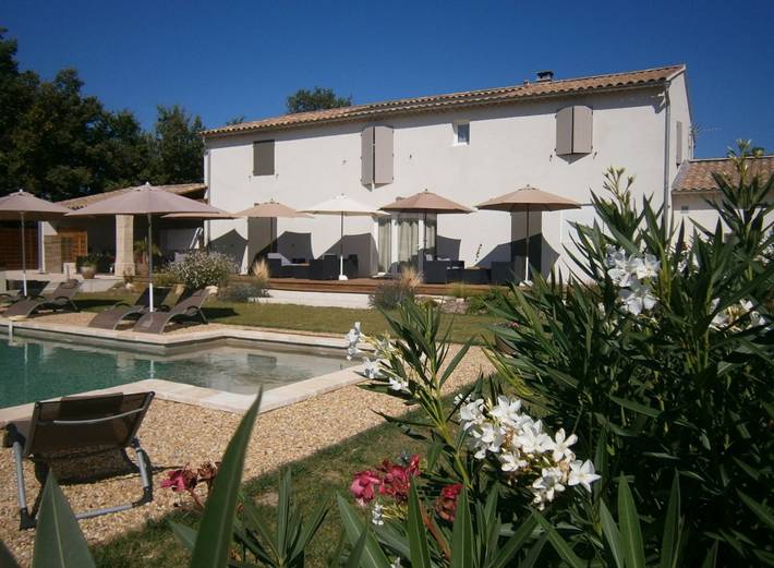 Cottage pour 2 personnes, avec piscine et jardin à Rochegude