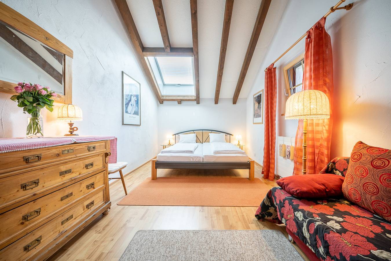 Ganze Wohnung, 9404 Renovierte Maisonettewohnung im modernen Landhausstil und Balkon mit tollem Ausblick in Vulpera, Tarasp