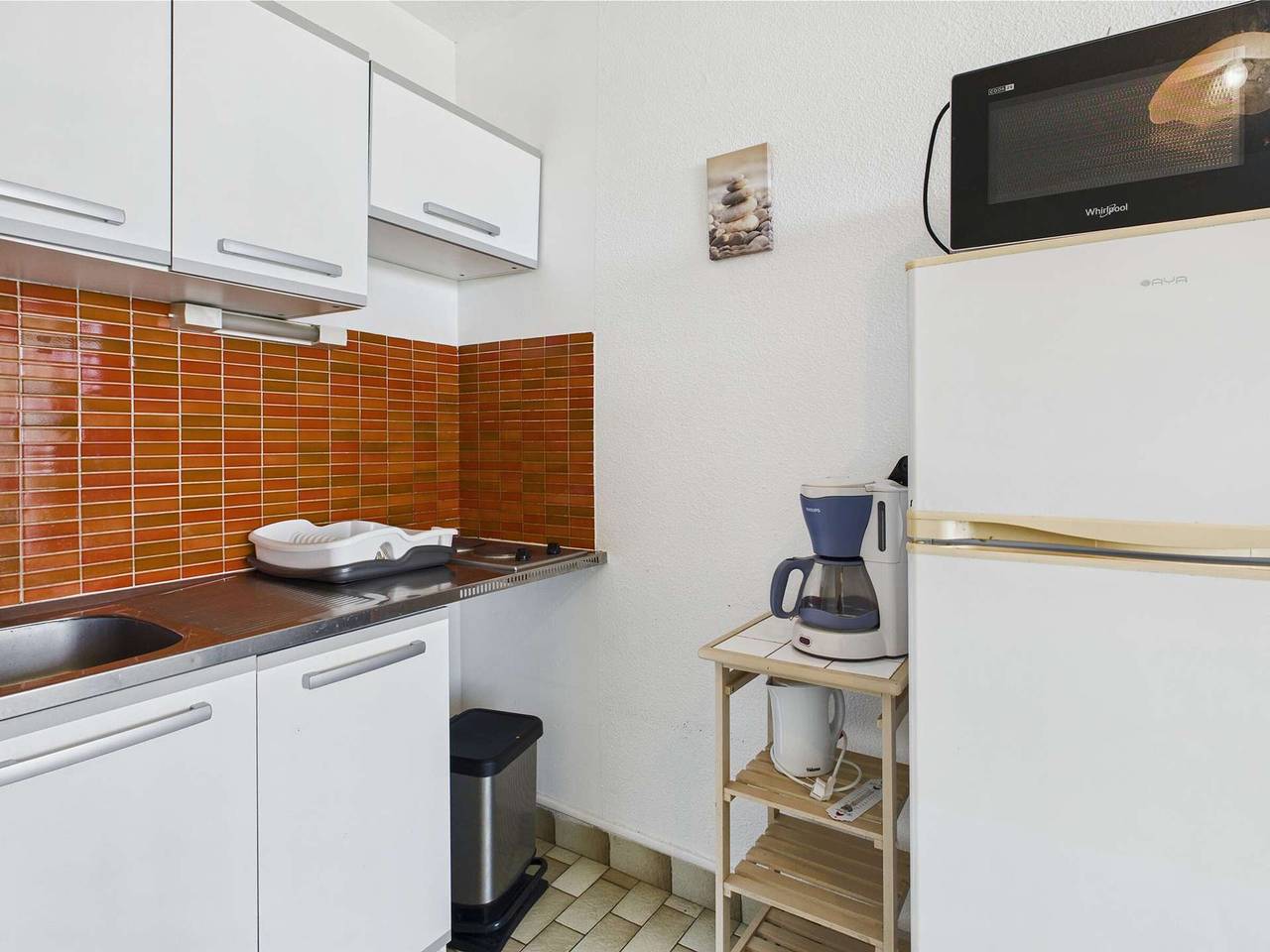 Entire studio, Ground-floor studio steps from beach with private parking in Marseillan-Plage, Marseillan