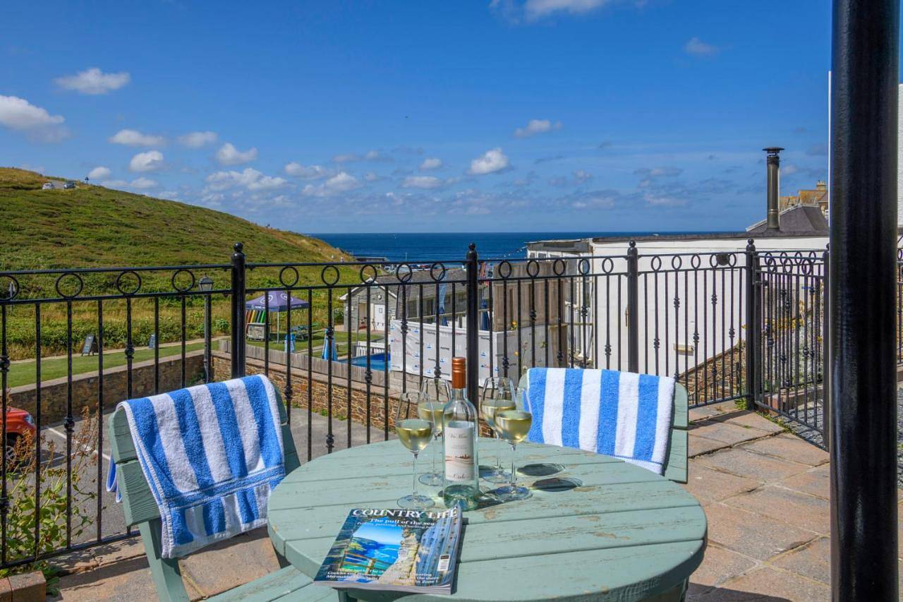 Entire apartment, One-Bedroom Apartment (Twin Beds) in Watergate Bay, Newquay