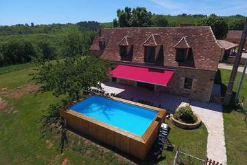 Location de vacances pour 6 personnes, avec terrasse et jardin à Le Bugue