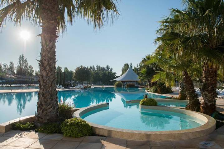 Camping für 6 Personen, mit Whirlpool und Terrasse sowie Kinderpool und Pool in Vias