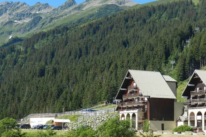 Ganze Wohnung, Studio-Kabine 4 Pers, Balkon, direkt an den Pisten, Aufzug in La Ferrière, Le Pleynet