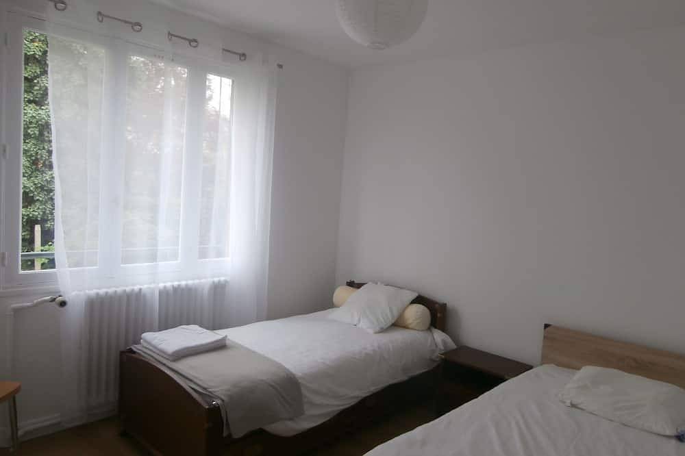 Entire apartment, Chatou City Center in Chatou, Yvelines