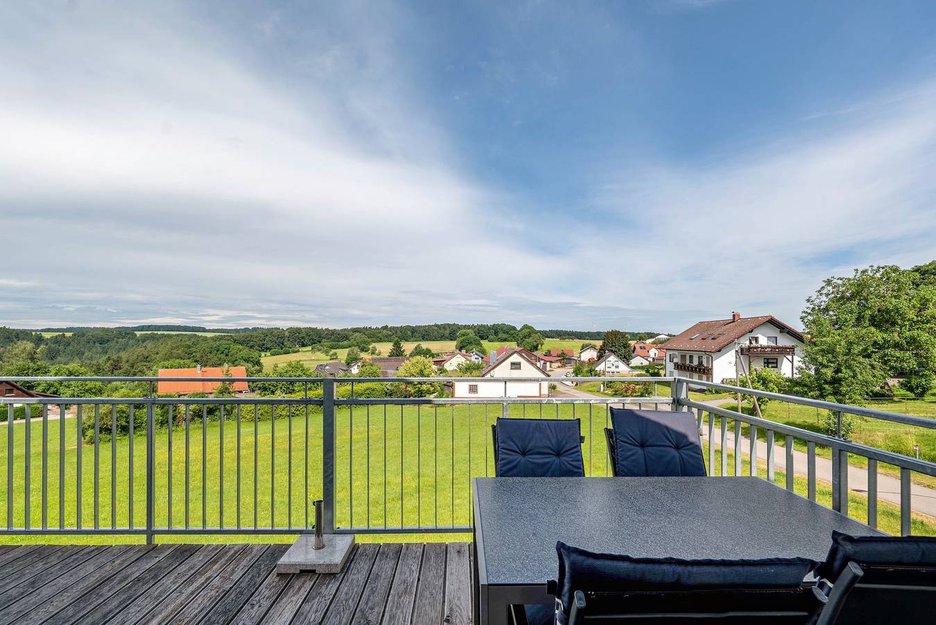 Appartement "Haus Schönblick" met ruim balkon in het Beierse Odenwald, foto 14