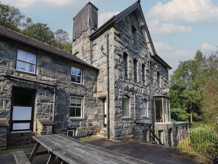 Casa rural para 12 personas, con jardín - 1