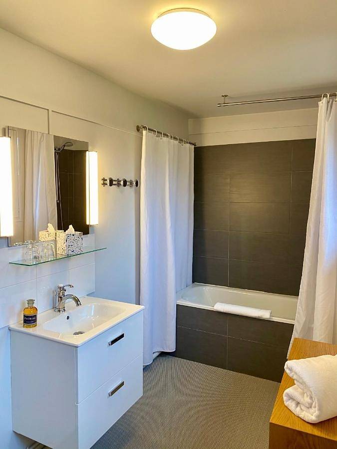 Economy Double Room in Senlis, Oise