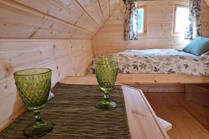 Cabane, hébergement insolite, tout confort jusqu'à 3 personnes in Vignot, Région de Commercy