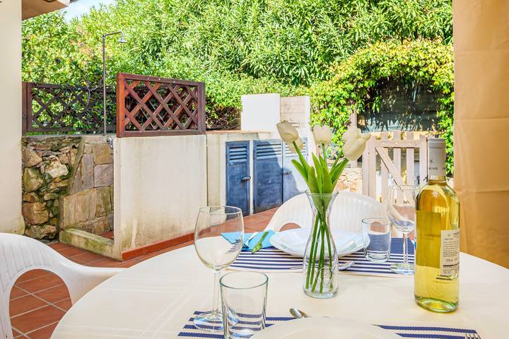 Casa vacanze 'Asfodeli E4' con terrazza privata, Wi-Fi e aria condizionata in San Teodoro, Olbia-Tempio