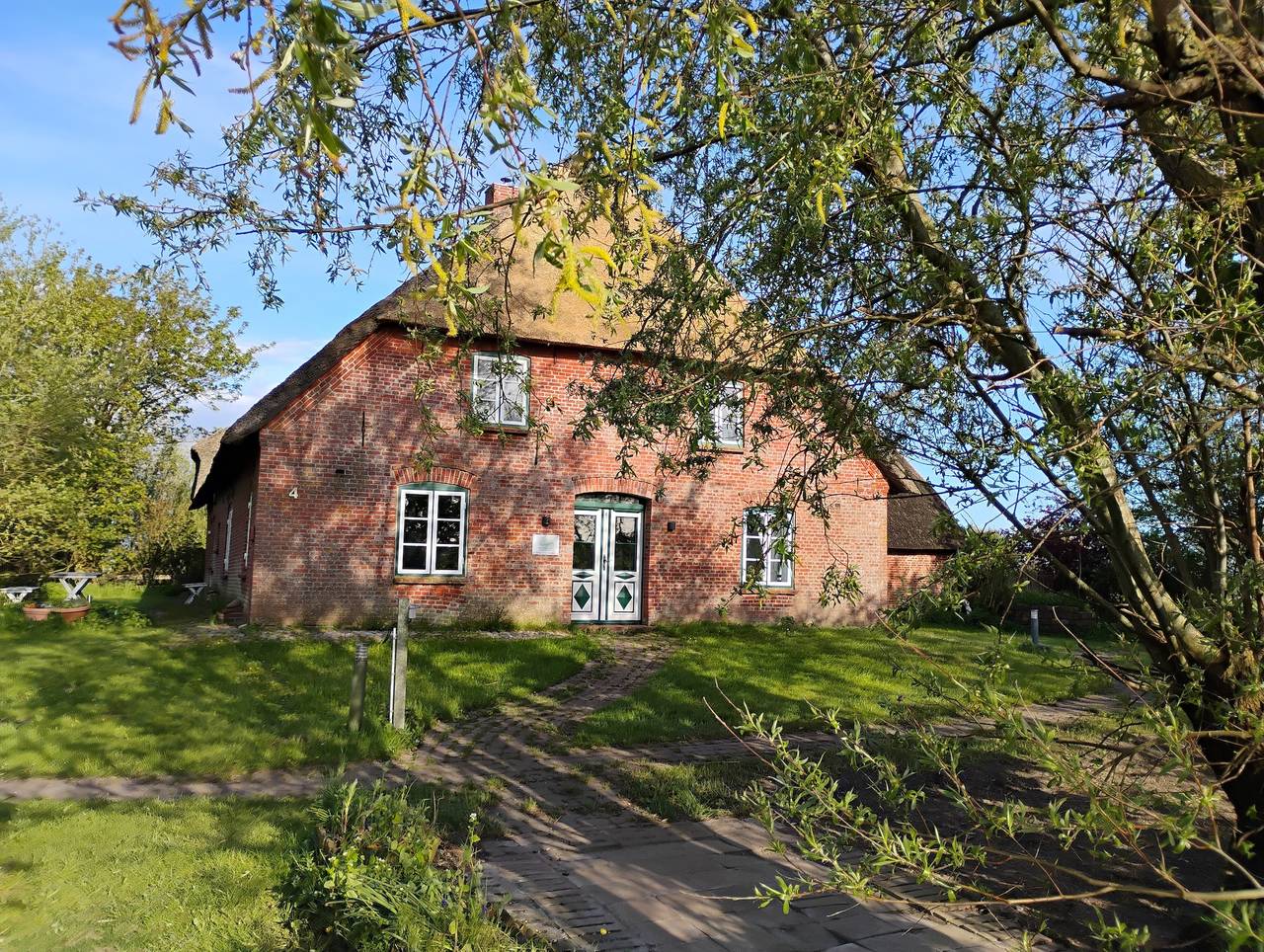 Ganze Wohnung, Ferienwohnung 4 Am Westerdeich" mit privater Terrasse, Gemeinschaftsgarten und Wi-Fi in Rodenäs, Nordfriesland