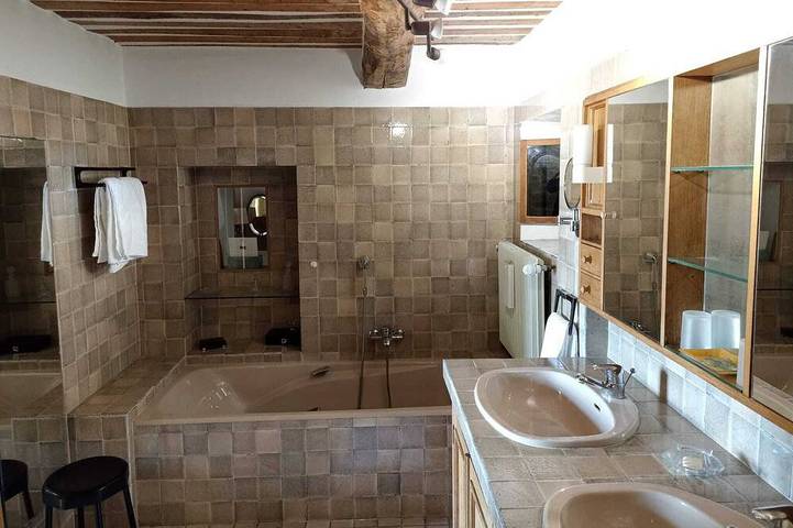 Gîte pour 10 personnes, avec jardin à Cabris - 4