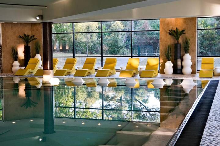 Hôtel pour 6 personnes, avec vue et piscine ainsi que jardin et sauna, animaux acceptés