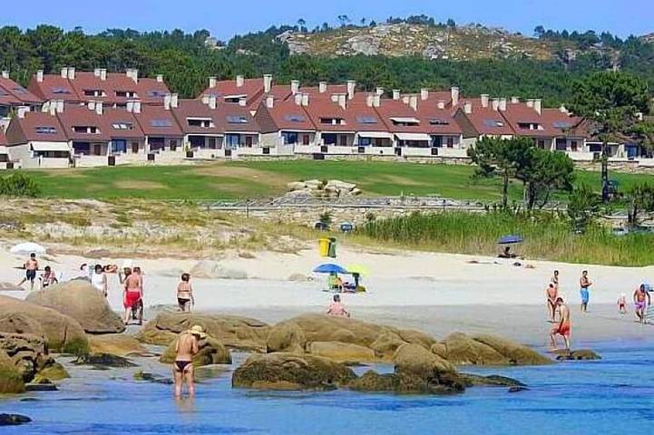 Chalet pour 11 personnes, avec jacuzzi ainsi que jardin et sauna - 1