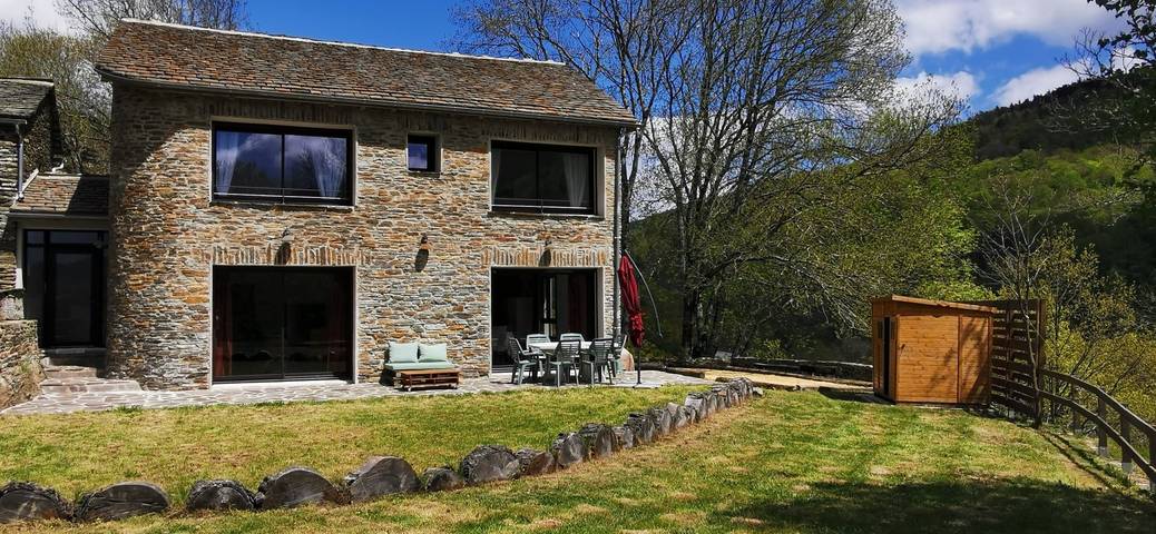 Gîte pour 7 personnes, avec jardin et terrasse à Cassagnas