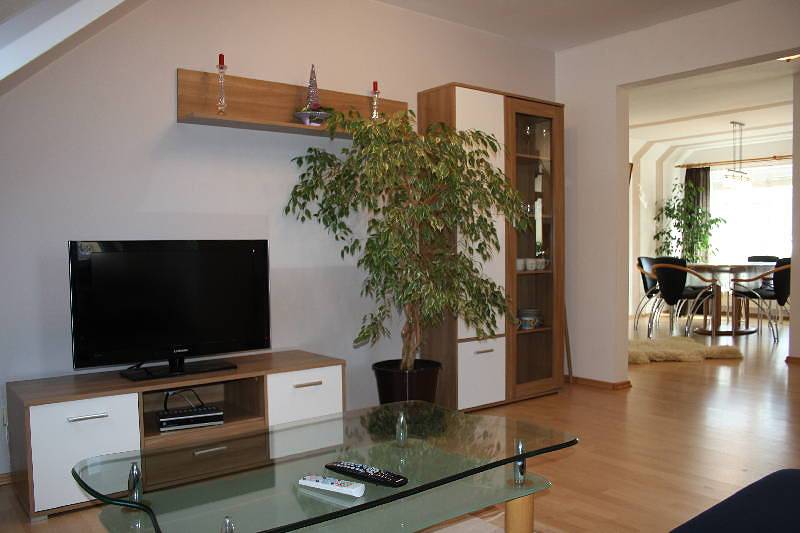 Ganze Ferienwohnung, Ferienwohnung Edenheiser - Ferienwohnung, 76qm, 2 Schlafzimmer, 1 Wohn-/Schlafzimmer, max. 5 Erwachsene + 2 Kinder in Münsingen, Neckar-Alb