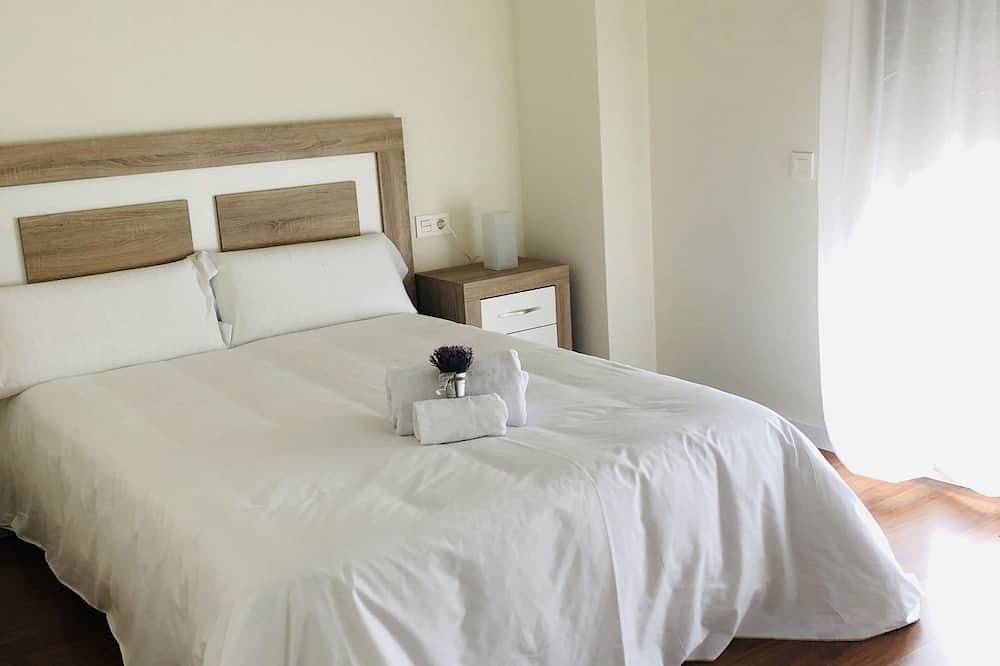 Appartement entier, Appartement-Confort-Sdb privée avec douche-Vue sur Rue in Salamanque, Province de Salamanque