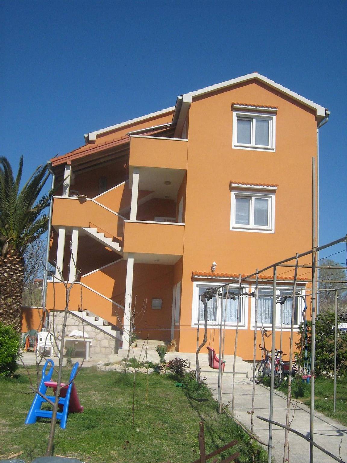 Ganze Ferienwohnung, Zentrale Ferienwohnung mit Balkon in Lopar, Rab