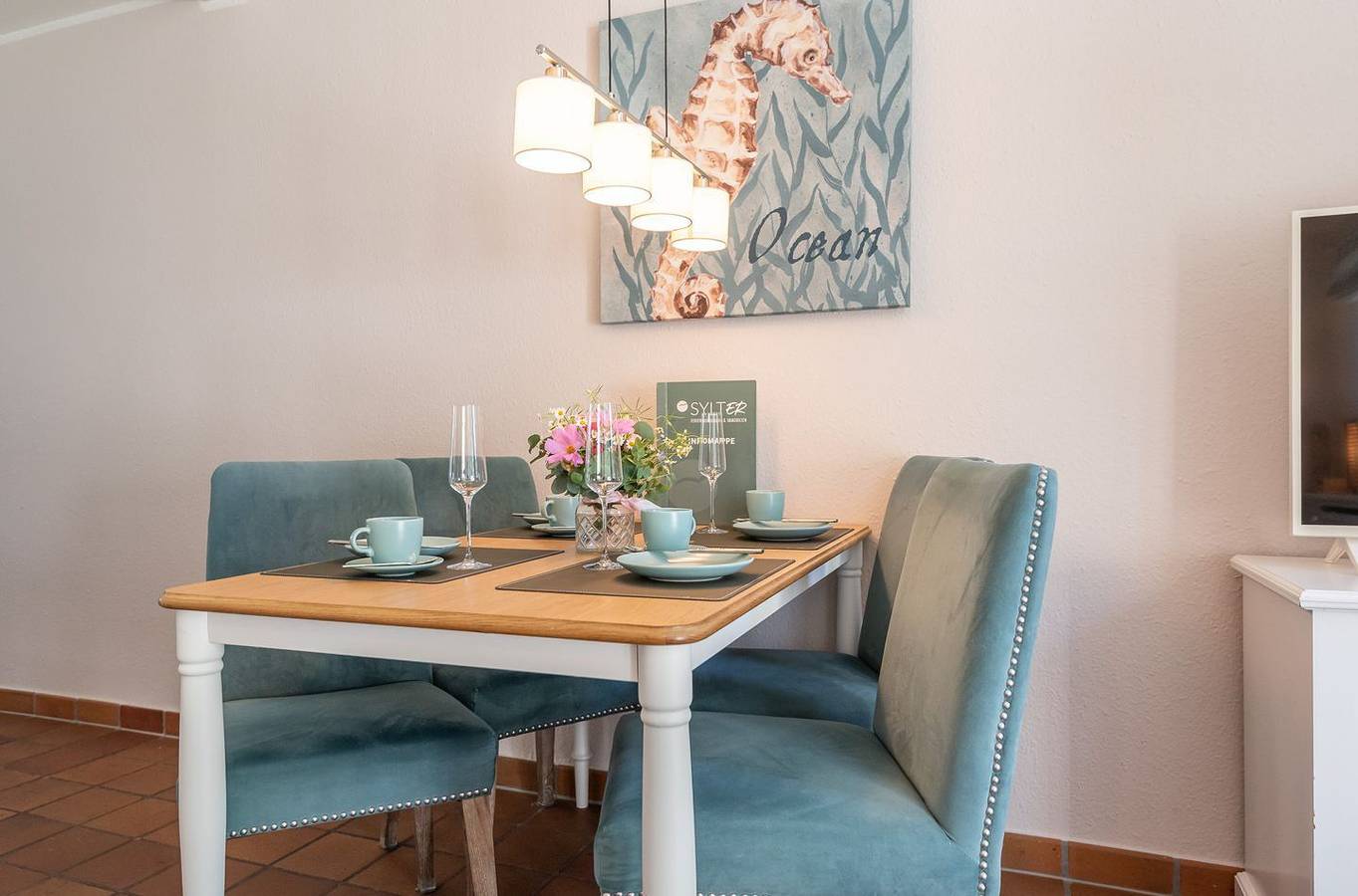 Ganze Wohnung, Gemütliche Ferienwohnung mit 3 Zimmern auf ca. 73 m², für max. 4 Personen. in Wenningstedt, Sylt