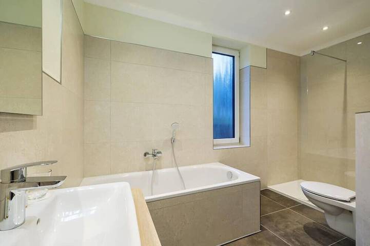 Ferienwohnung für 6 Personen, mit Sauna und Pool sowie Balkon in Ellenz-Poltersdorf