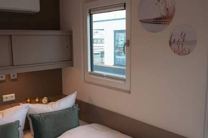 Hausboot für 4 Personen, mit Balkon und Sauna in Kröslin - 2