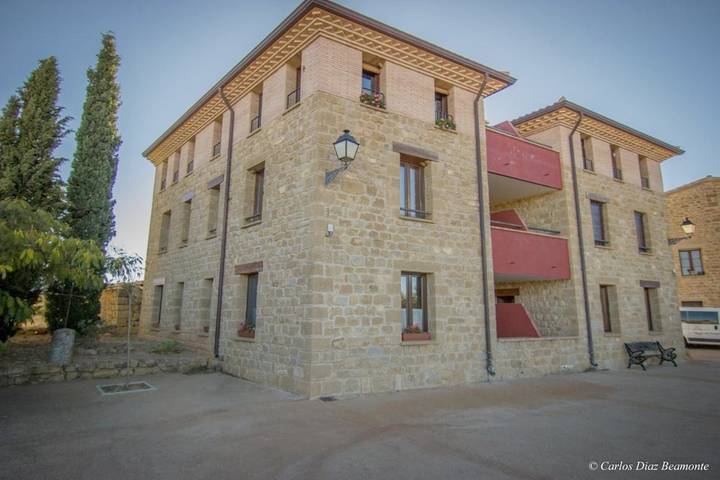 Gîte pour 4 personnes, avec vue et balcon à Ayerbe - 3