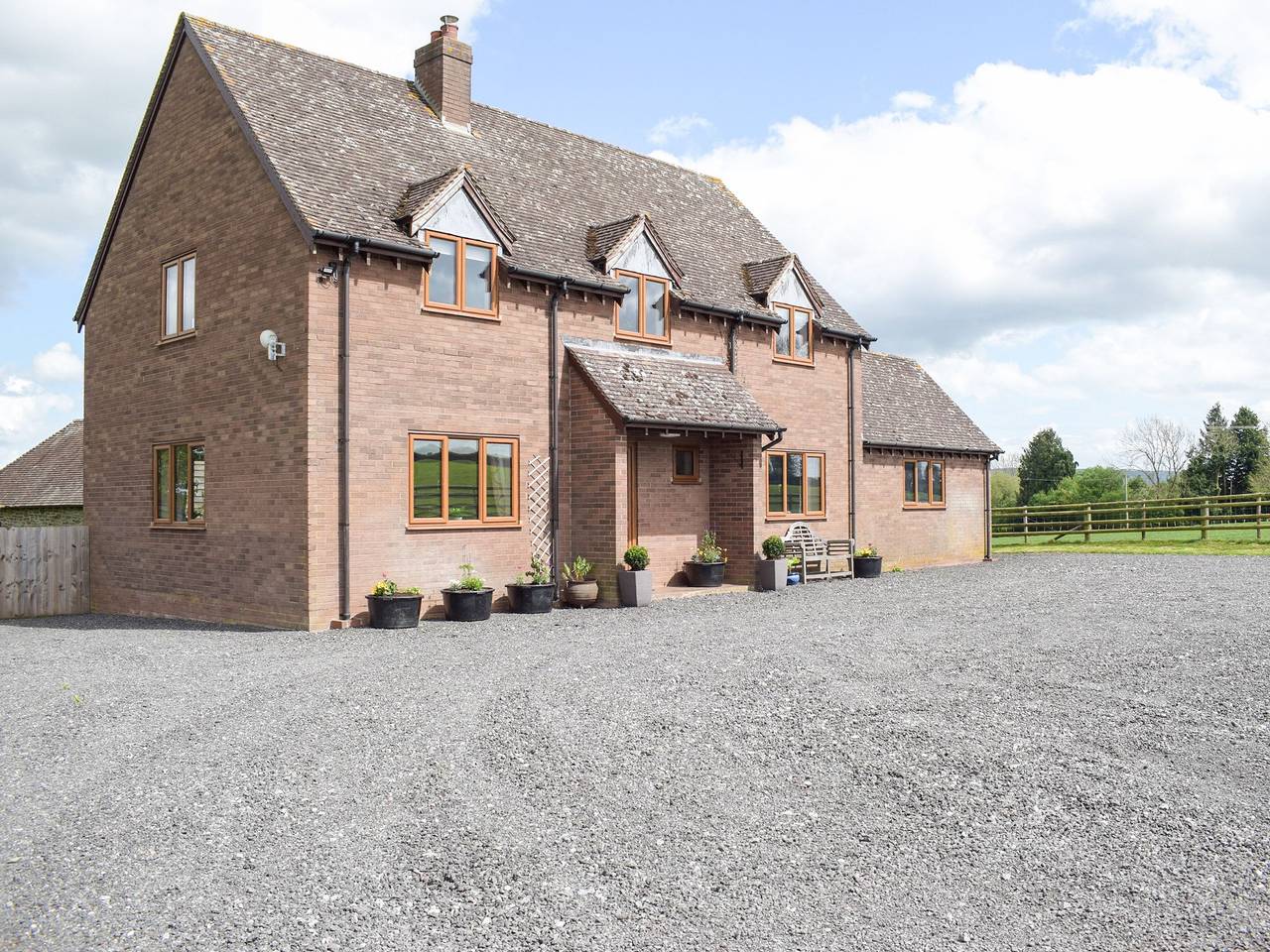 Holiday Home for 8 People in Shropshire, West Midlands