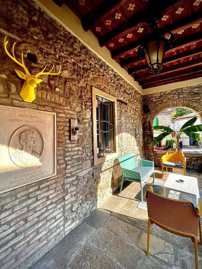 Villa De' Giacomi in Teolo, Colli Euganei