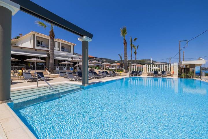 Hôtel pour 5 personnes, avec jacuzzi ainsi que jardin et piscine, adapté aux familles