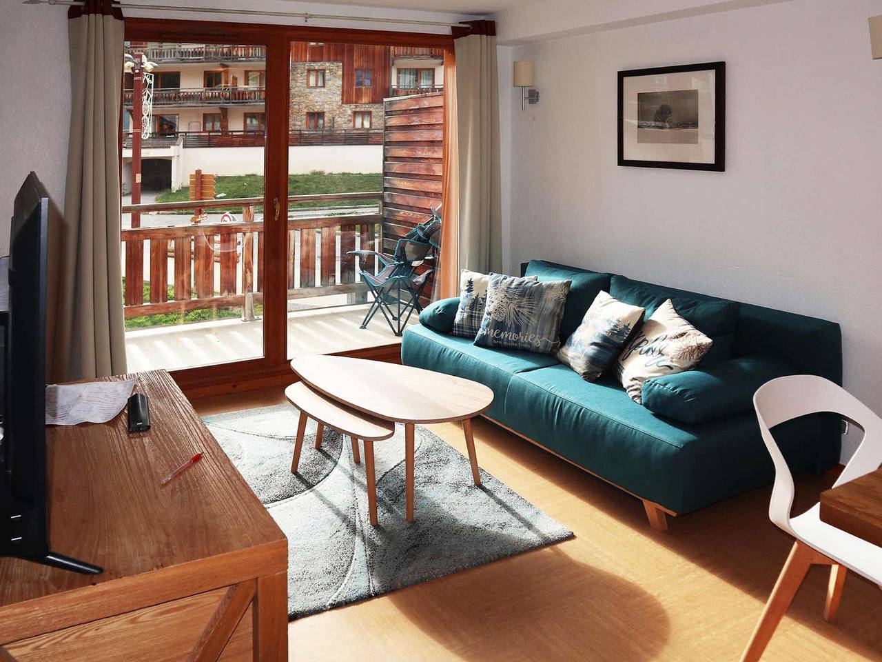 Entire apartment, Ski-in/Ski-out Apartment with Pool (6 pers) - Les Orres 1800 in Les Orres, Écrins National Park