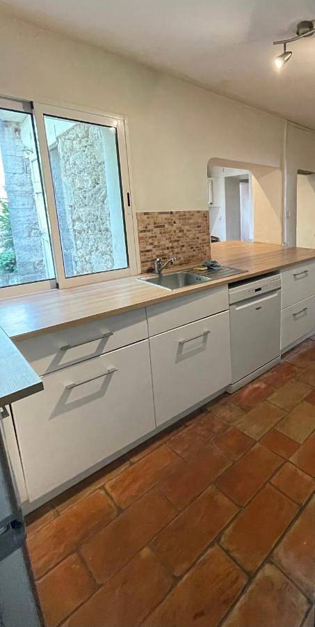 Location de vacances pour 5 personnes, avec terrasse et piscine ainsi que jardin et vue, animaux acceptés à Aurons - 4