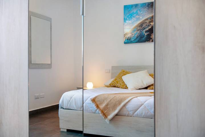 Appartamento intero, Appartamento 'Casa Alba La Casa Delle Coccole' con vista mare, Wi-Fi e aria condizionata in Spiaggia libera delle Fornaci, Savona