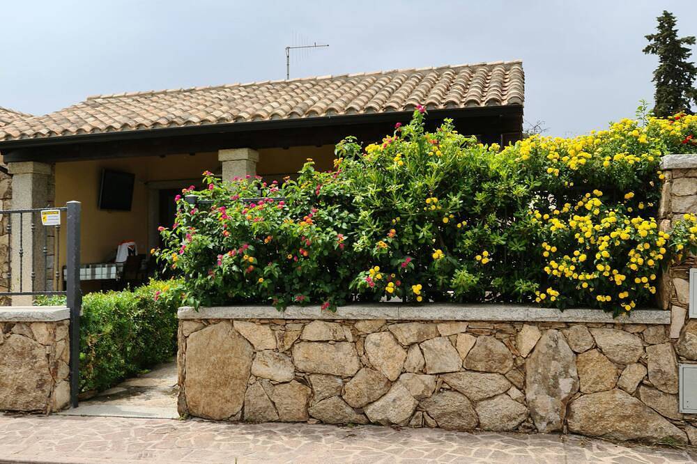 Villa Mathias unifamiliare a 600 metri dalla spiaggia di Cala Sinzias in Cala Sinzias, Cagliari e Dintorni