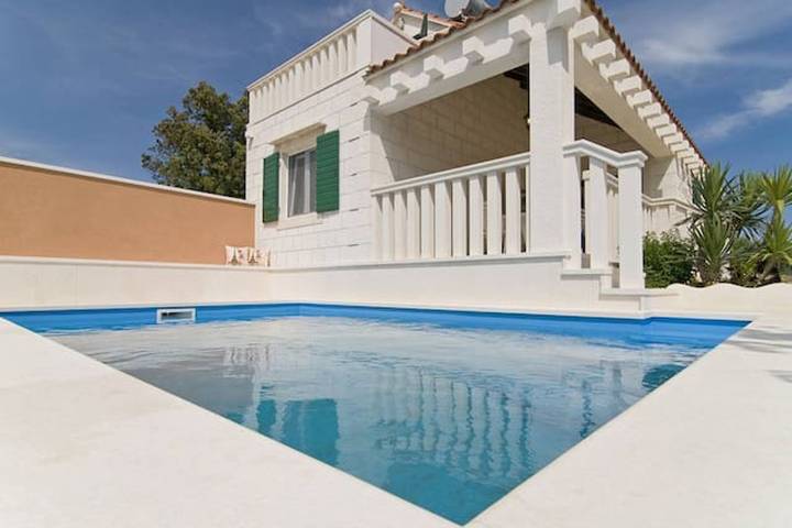 Charmante Villa in Pučišća + Pool in Pucisca, Brac