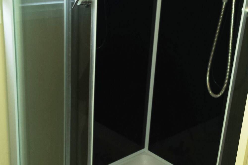 Air-Conditioned Mobile Home Panoramic View Of Lake And Mountains Savines Le Lac Embrun in Pontis, Barcelonnette region