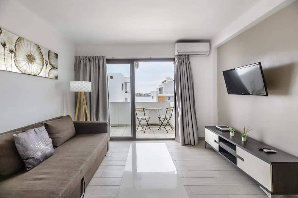 Geheel appartement, Esmeralda apartment in Ibiza!!! 302 in Playa d'en Bossa, Ibiza Stad