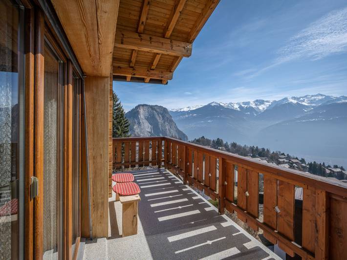 Ferienwohnung für 6 Personen, mit Balkon und Terrasse in Leytron