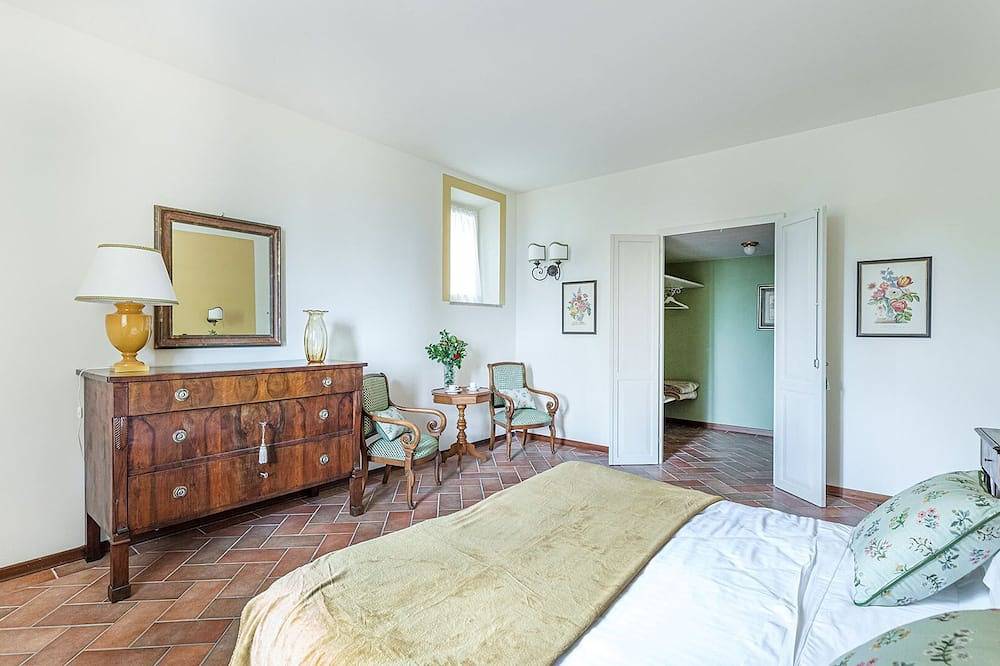 Solaria di Santa Maddalena 14, Castelnuovo Berardenga, Siena and Chianti in Vagliagli, Chianti