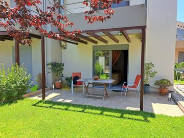 Location de vacances pour 5 personnes, avec piscine ainsi que jardin et vue dans Grèce-Occidentale