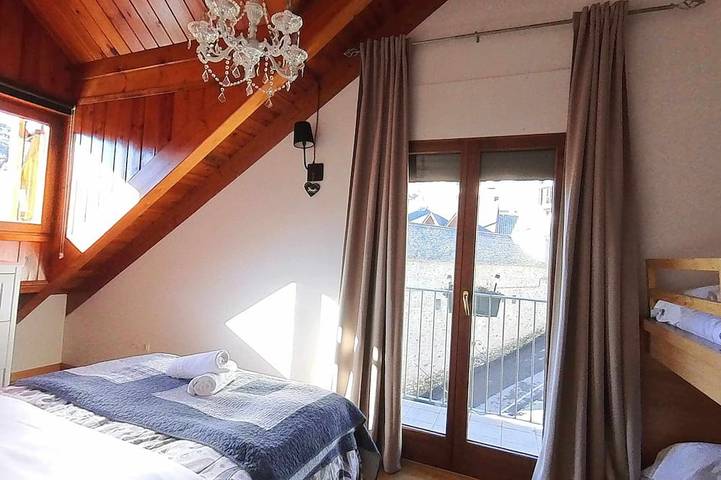 Ganze Wohnung, Latitude 42 - tucasaenlospirineos in Escarrilla, Sallent de Gállego