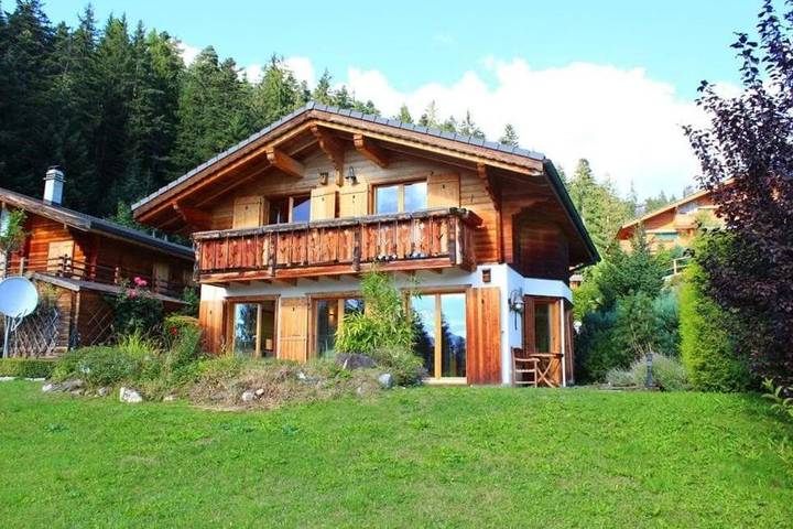 Gîte pour 5 personnes, avec sauna ainsi que balcon et jacuzzi à Icogne