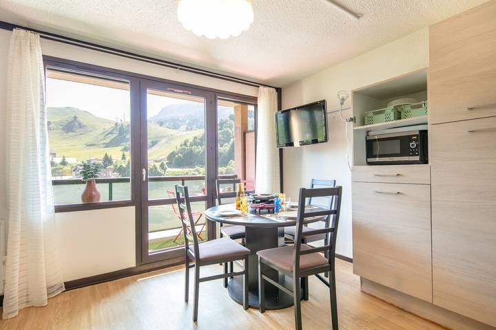 Ganze Wohnung, Ferienwohnung für 6 Personen mit Balkon in Chamrousse, Nationalpark Écrins